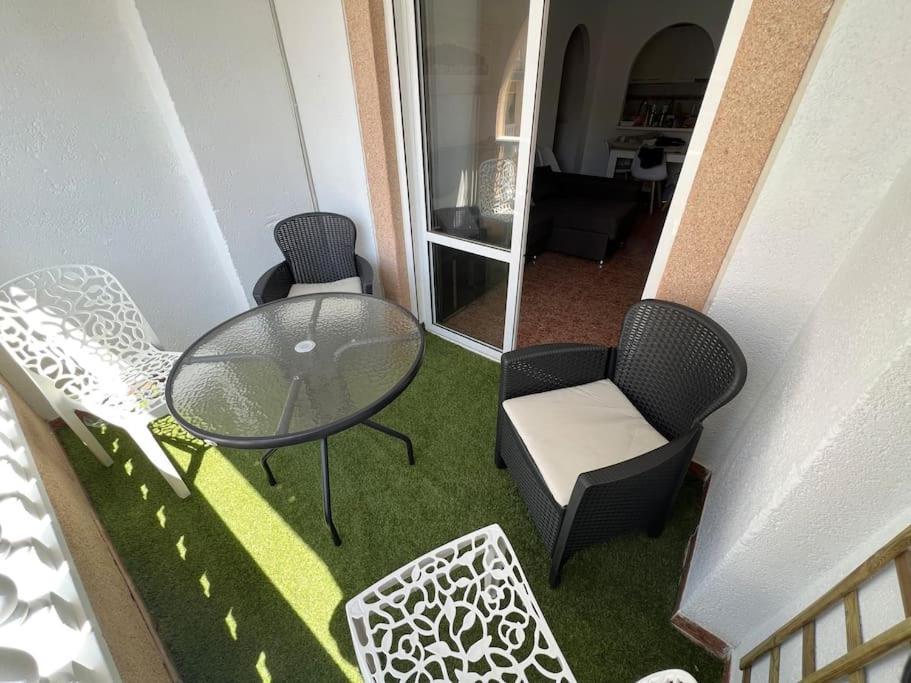 Nice And Central Apartment Torrevieja Exterior photo