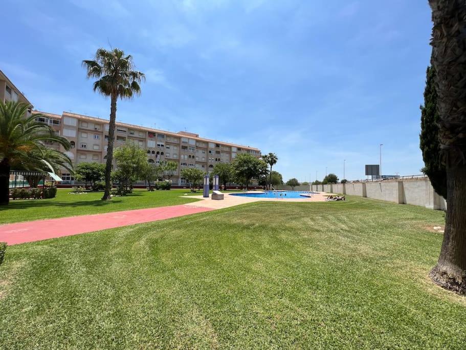 Nice And Central Apartment Torrevieja Exterior photo
